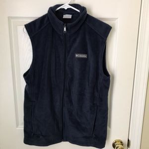 Men’s Columbia vest in size S and blue in color.